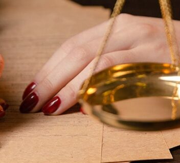 what does a personal injury lawyer do