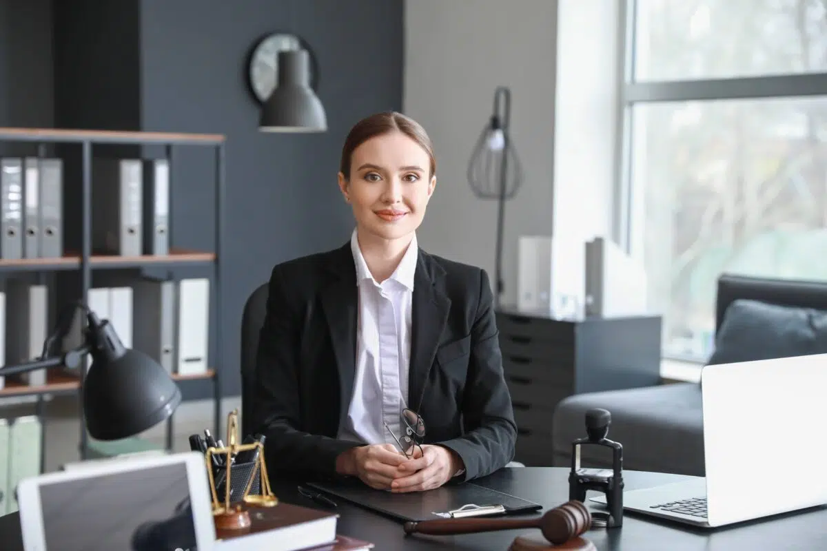 How Much Does a Traffic Accident Lawyer Cost to Hire?